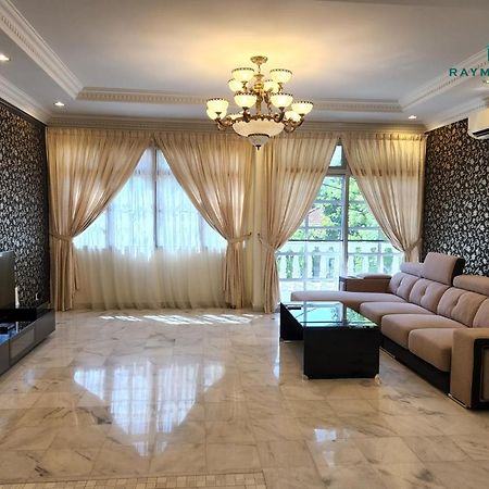 99 Kelawei Apartment George Town Exterior foto