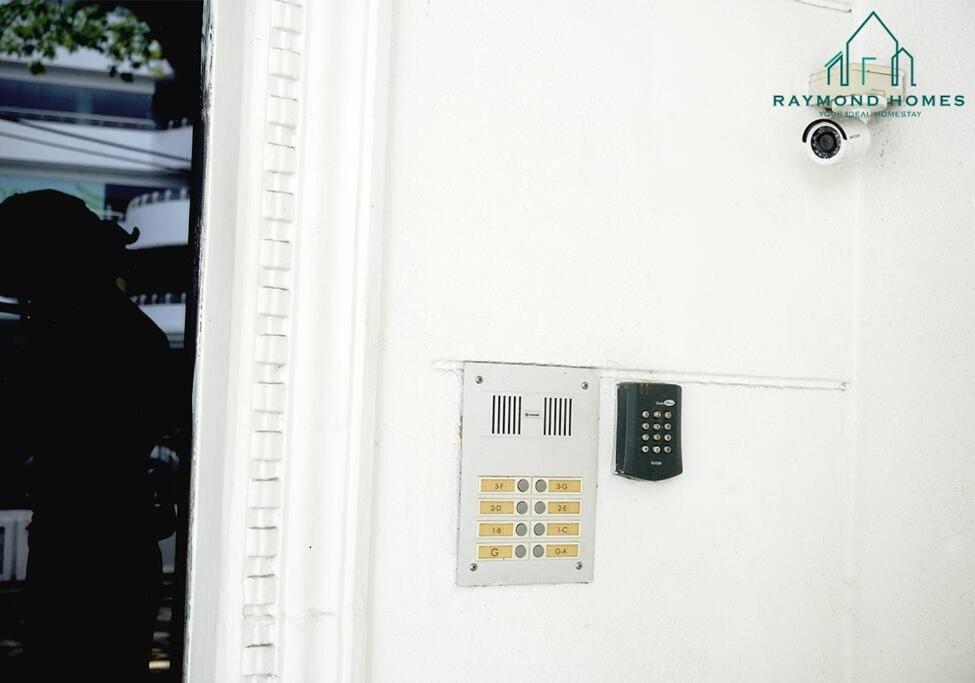 99 Kelawei Apartment George Town Exterior foto
