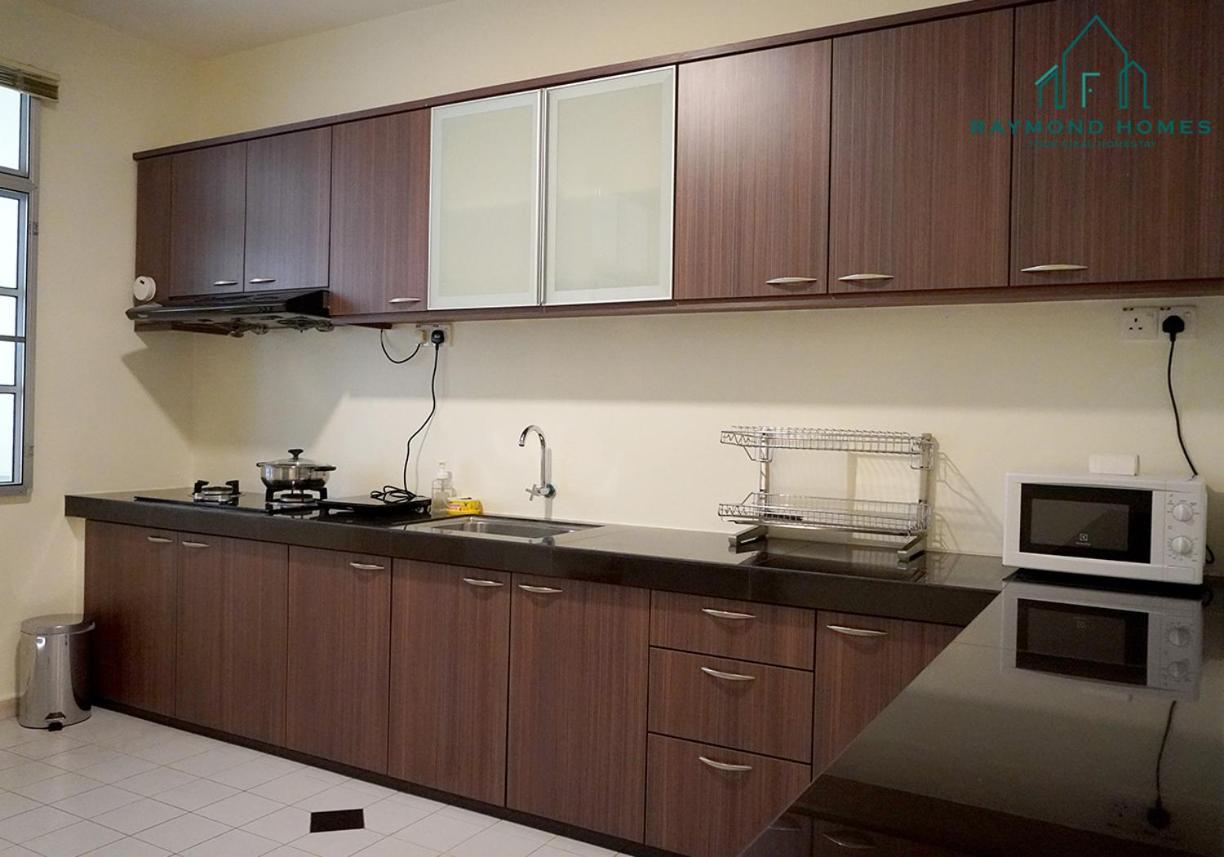 99 Kelawei Apartment George Town Exterior foto