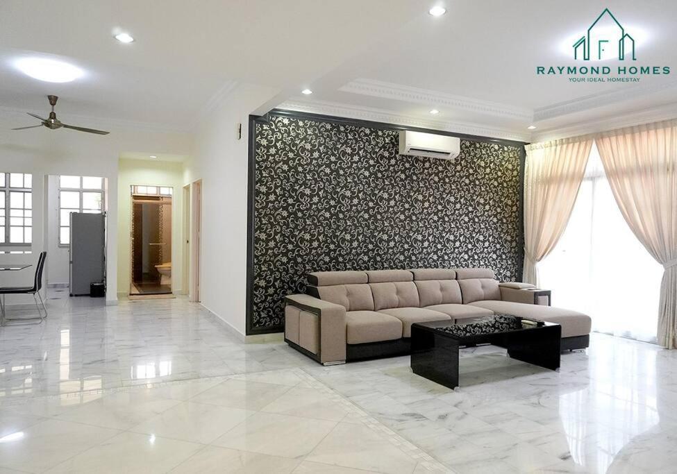 99 Kelawei Apartment George Town Exterior foto