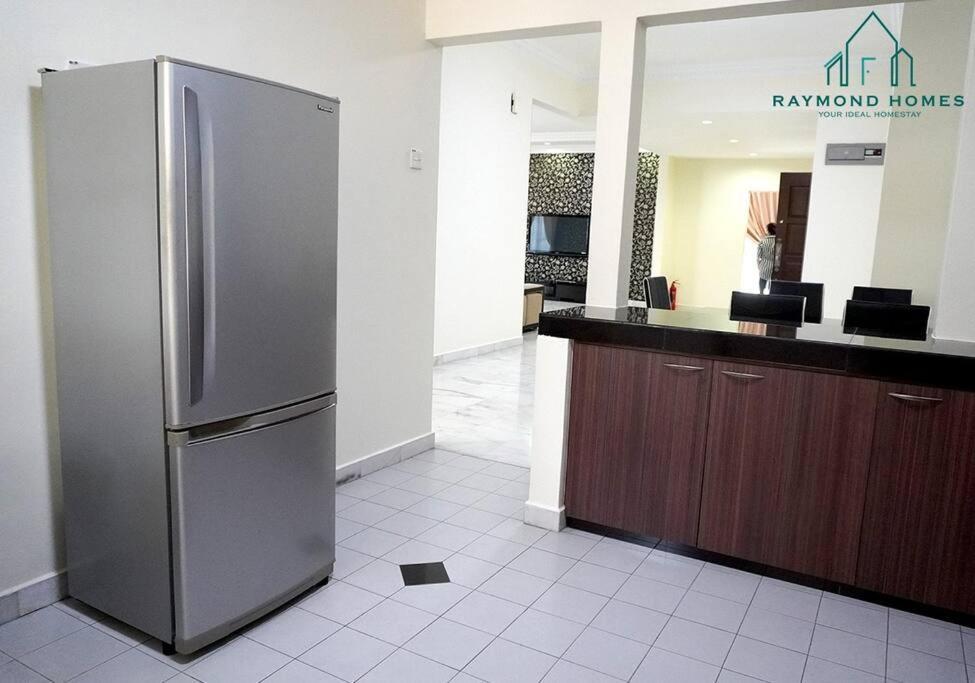 99 Kelawei Apartment George Town Exterior foto